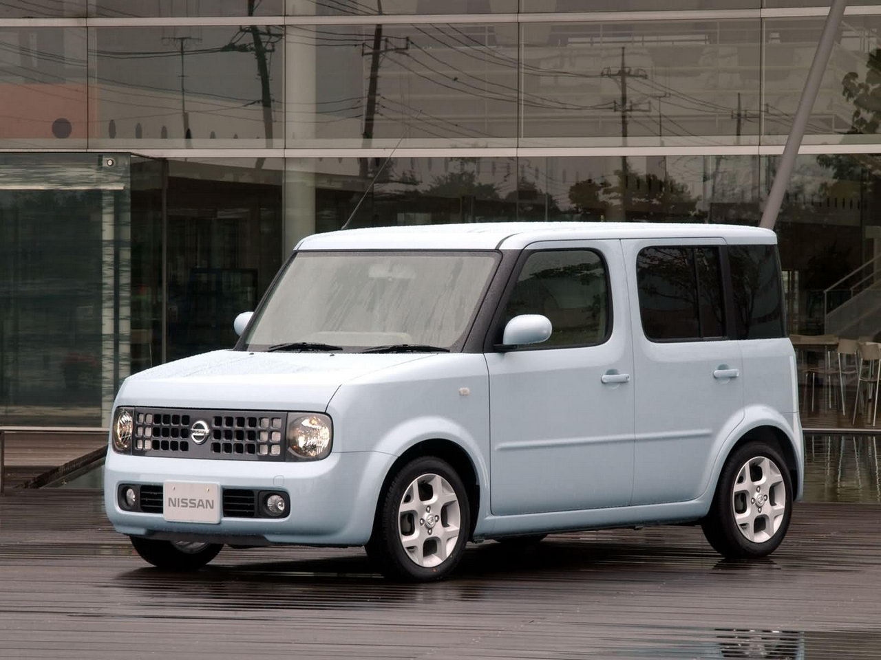Nissan Cube 2003 010.jpg
